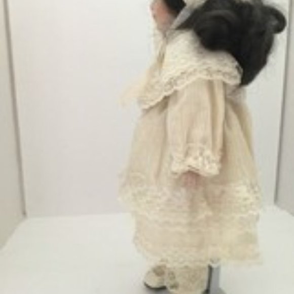 House of Lloyd 1989 Porcelain Brunette Little Bo Peep Doll Clothed W/Stand 16" - Picture 2 of 10
